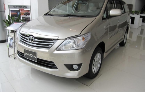 Toyota Innova 2.0E-2013